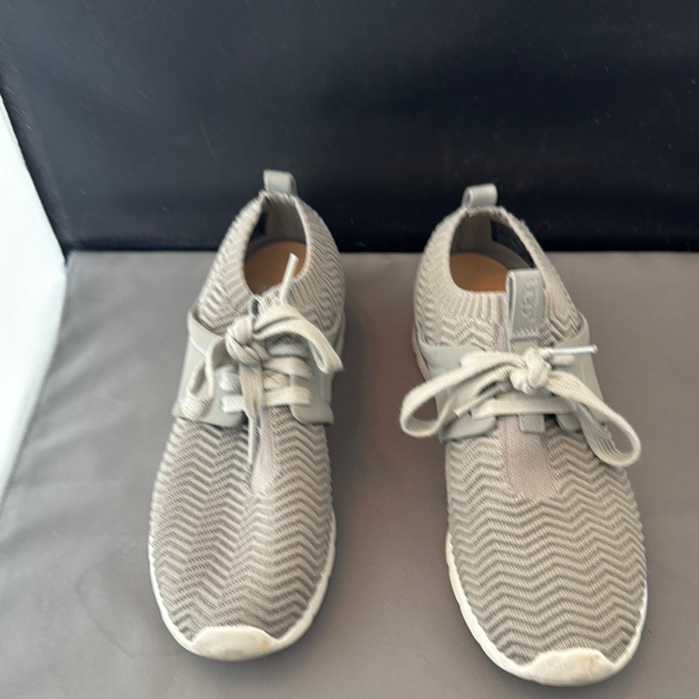 Ugg Gray Patterned Sneakers size 6 women